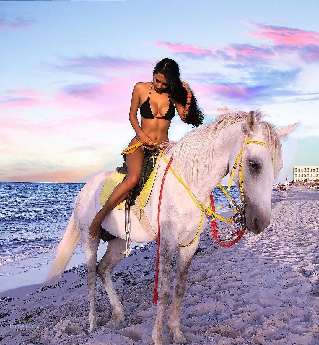 Helga Lovekaty- 俄羅斯最具殺傷力的嫩模 5