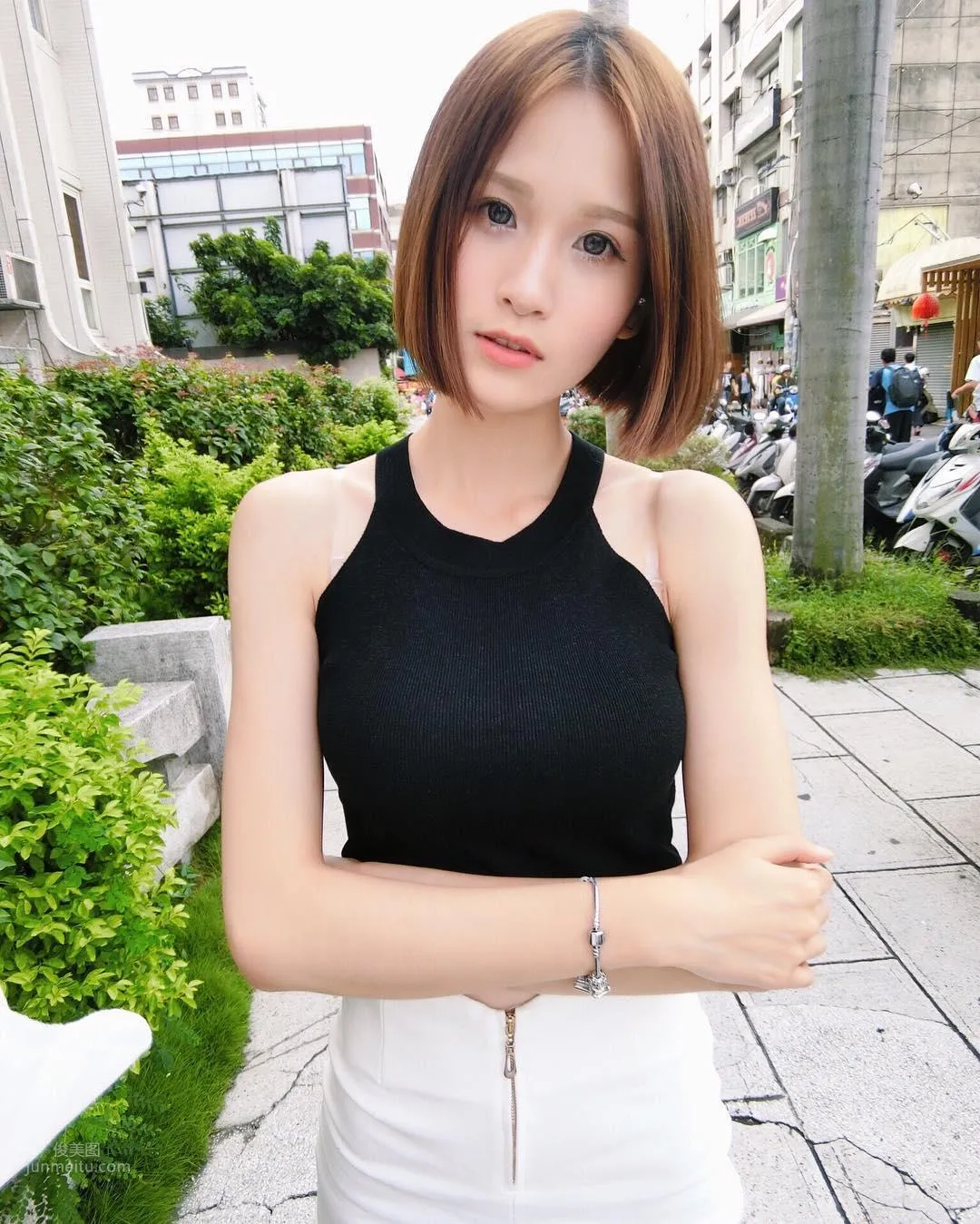 婉甄- 熱褲妹起底發現是長腿水蛇腰 2