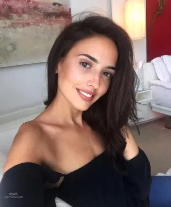 Nadia Forde- 英超寶貝性感内衣大片