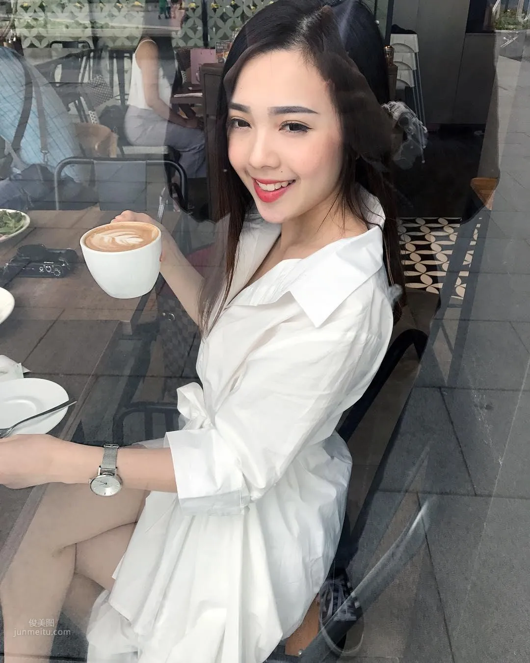 亞航正妹空姐Mabel Goo，偷拍照網絡瘋傳意外爆紅 10