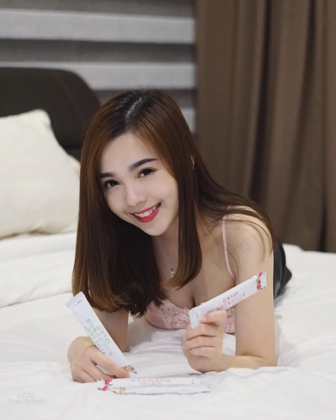亞航正妹空姐Mabel Goo，偷拍照網絡瘋傳意外爆紅 30