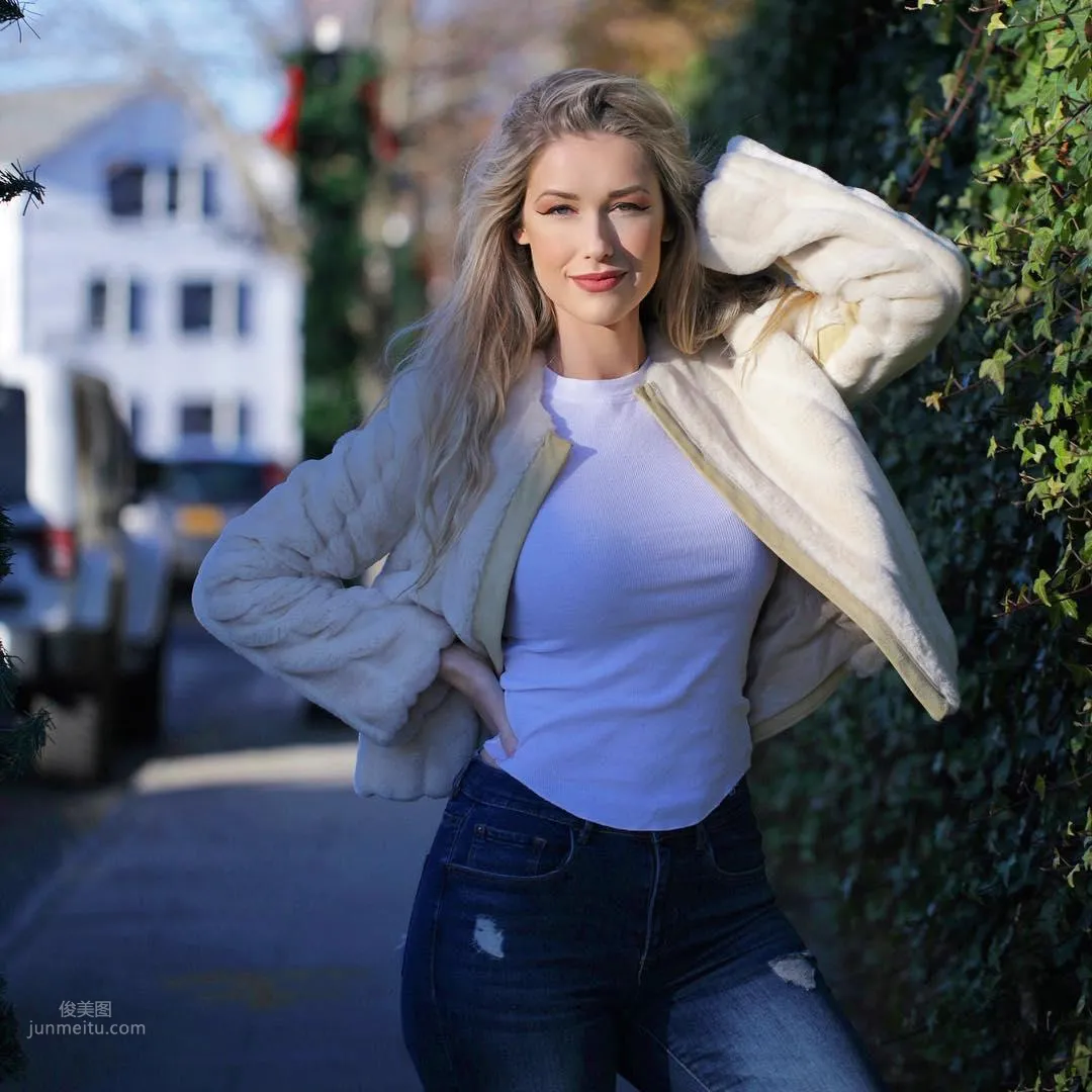 Noelle Foley- 10頭身高挑正妹氣質突出 11