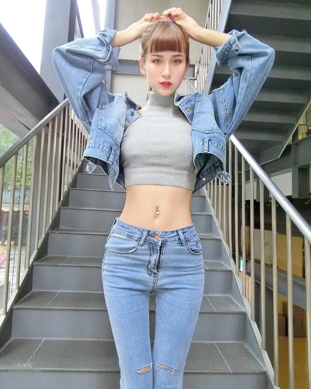 婉甄- 熱褲妹起底發現是長腿水蛇腰 29