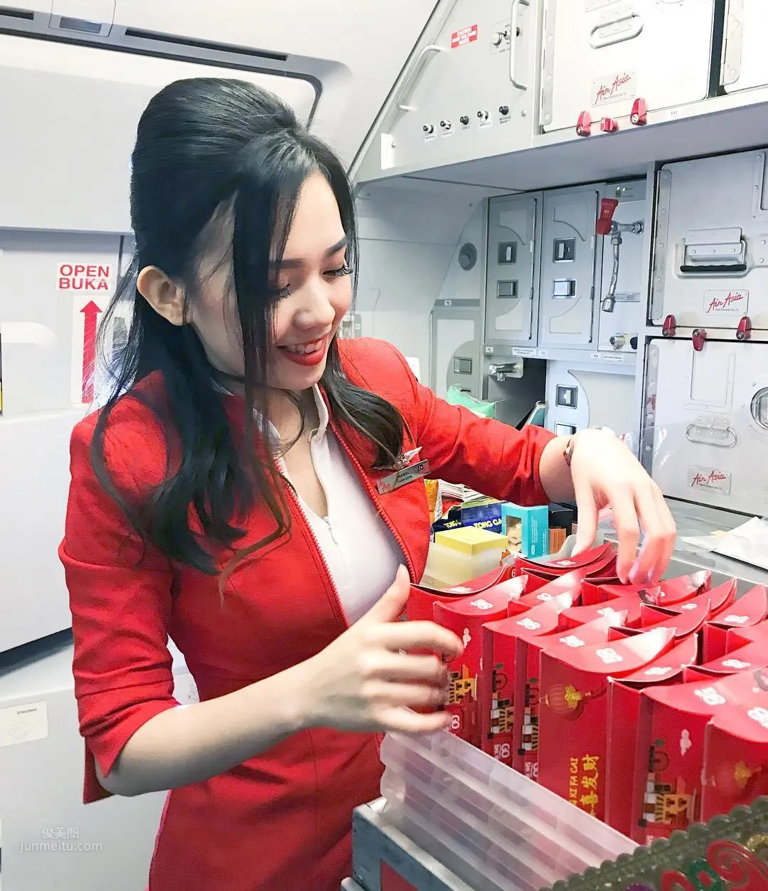 亞航正妹空姐Mabel Goo，偷拍照網絡瘋傳意外爆紅 11