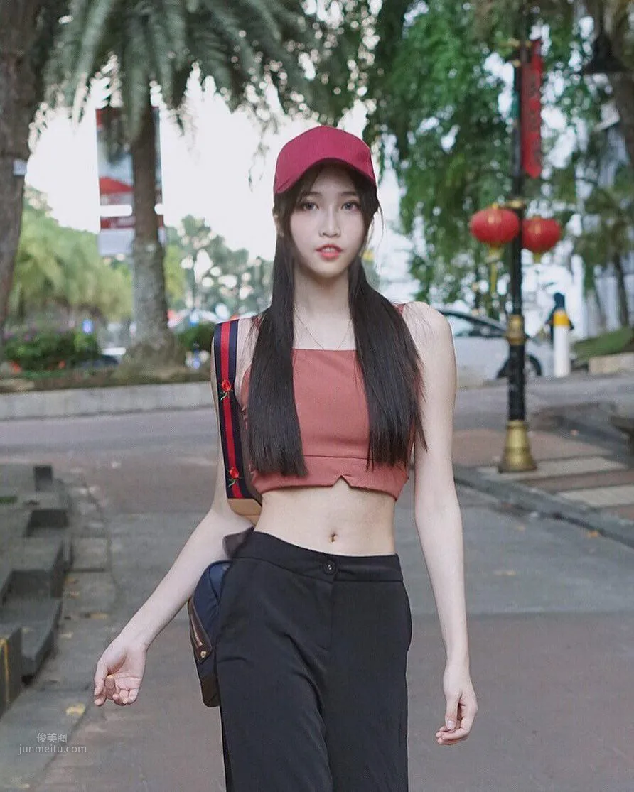 大馬正妹Fedora Ng，修長美腿低胸超迷人 5