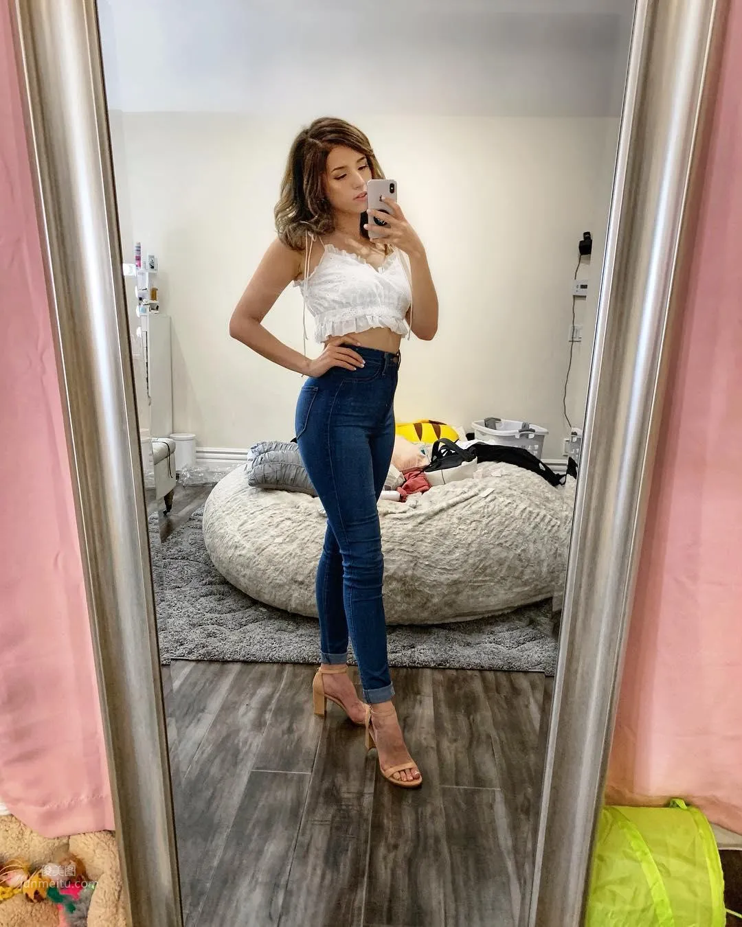 Pokimane- 北美LOL超人氣美女主播私房照 28