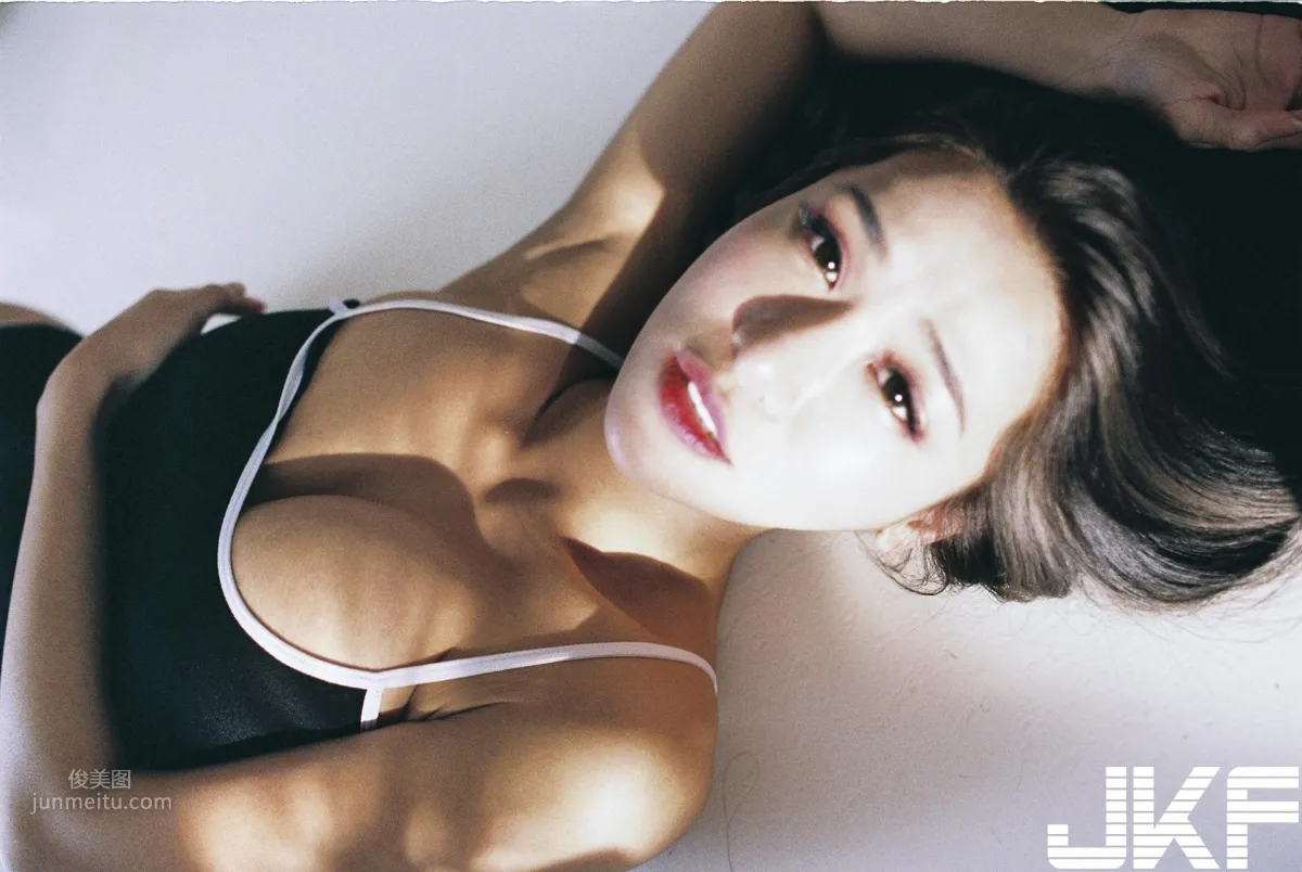 Aqq Cami- 甯靜溫柔的性感氛圍 12
