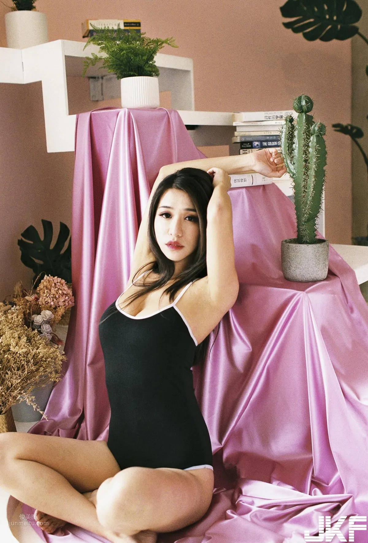 Aqq Cami- 甯靜溫柔的性感氛圍 10