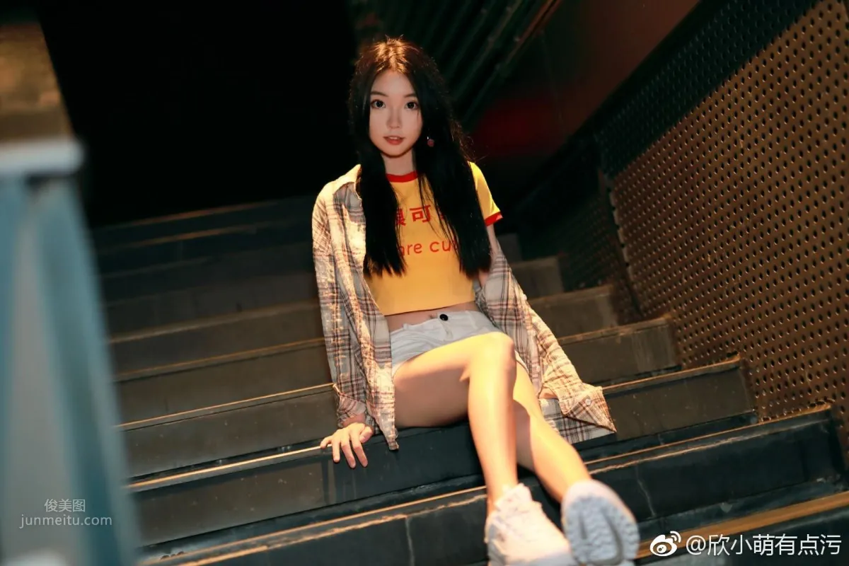 小清新女主播欣小萌「專跳二次元宅舞」取悅宅友 16