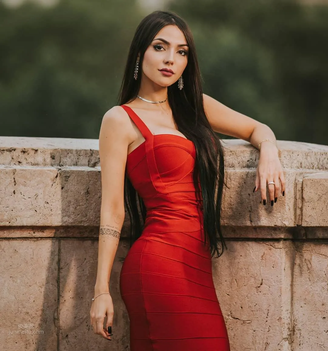Nyvi Estephan- 巴西火辣電競主持 36