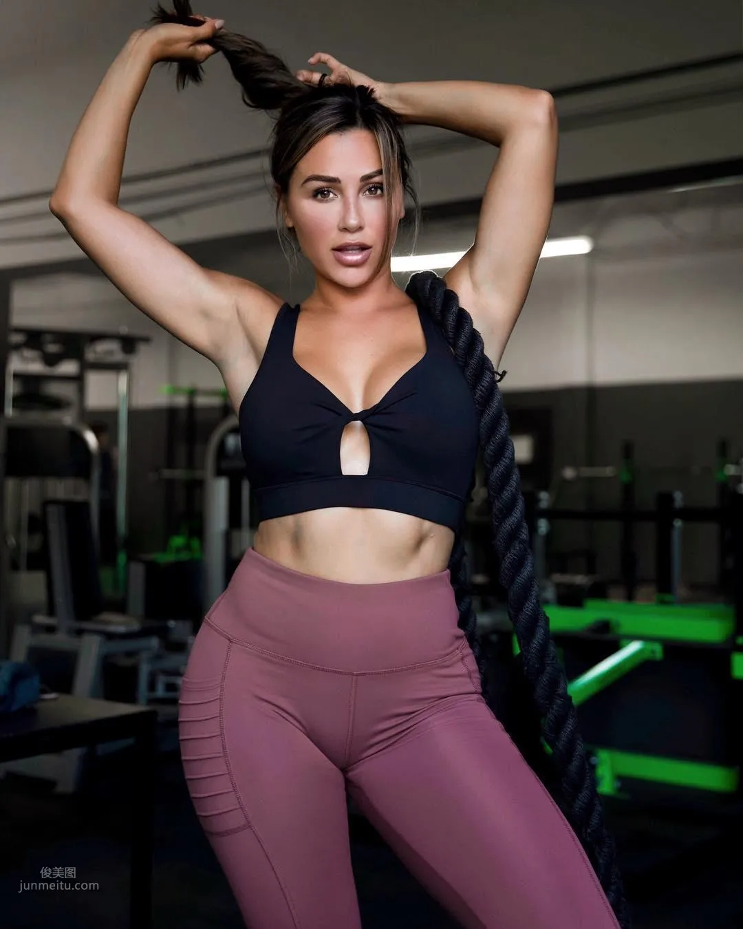 Ana Cheri- 健身模特妖娆貌美 29