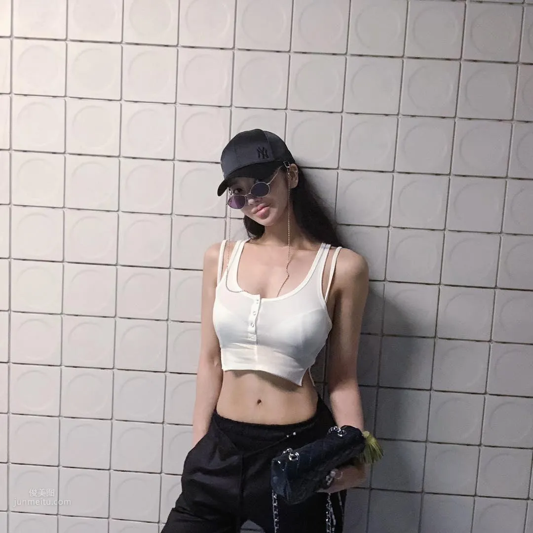 李妍和- 健美身材馬甲線 7