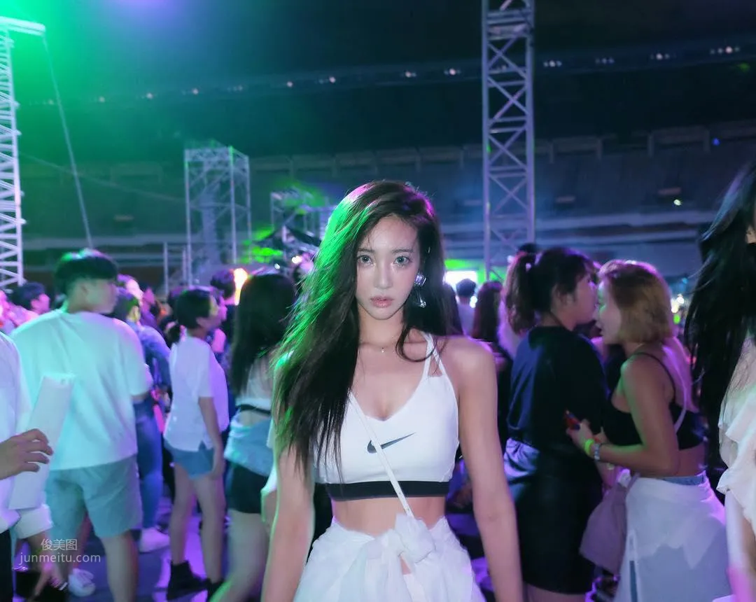 李妍和- 健美身材馬甲線 21