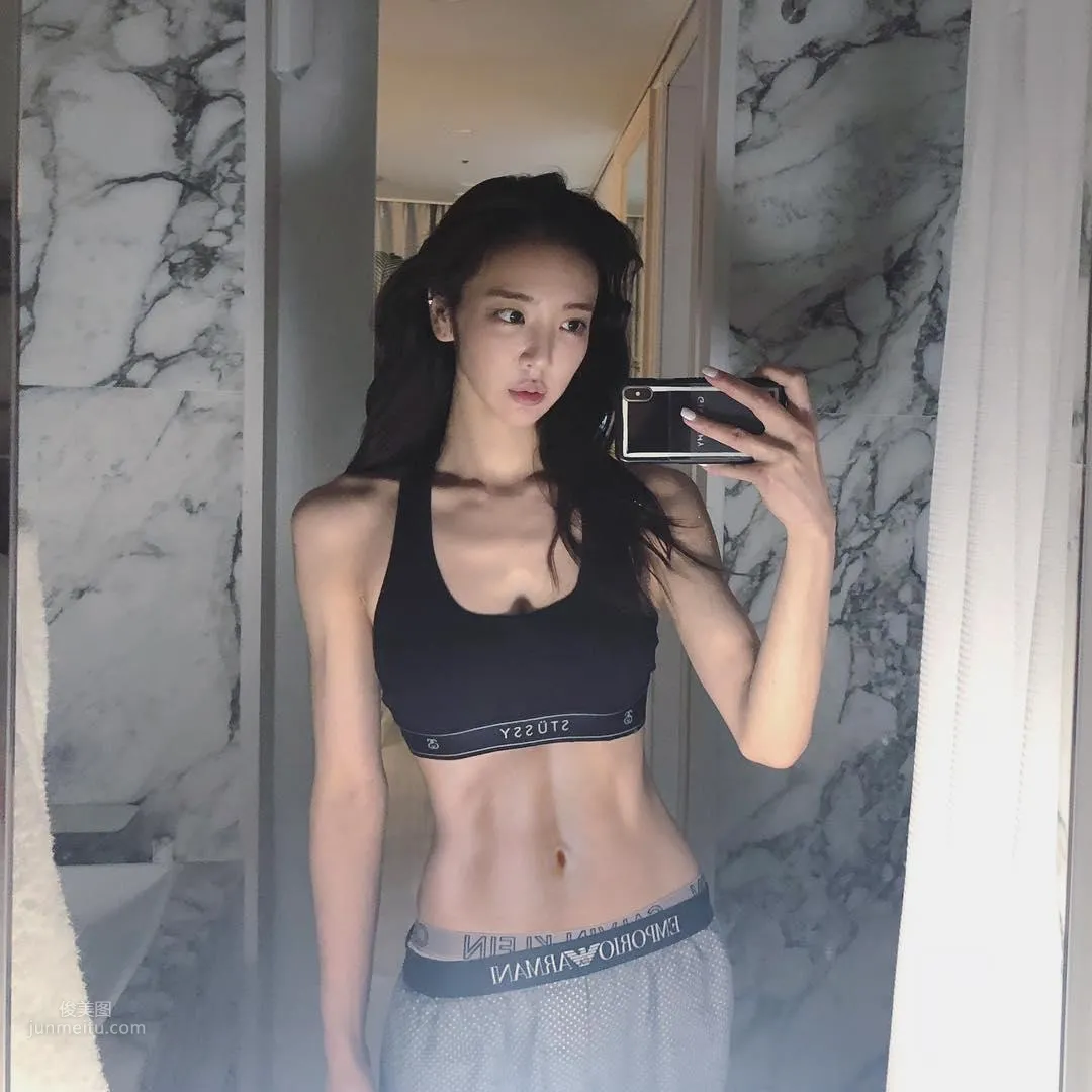 李妍和- 健美身材馬甲線 24