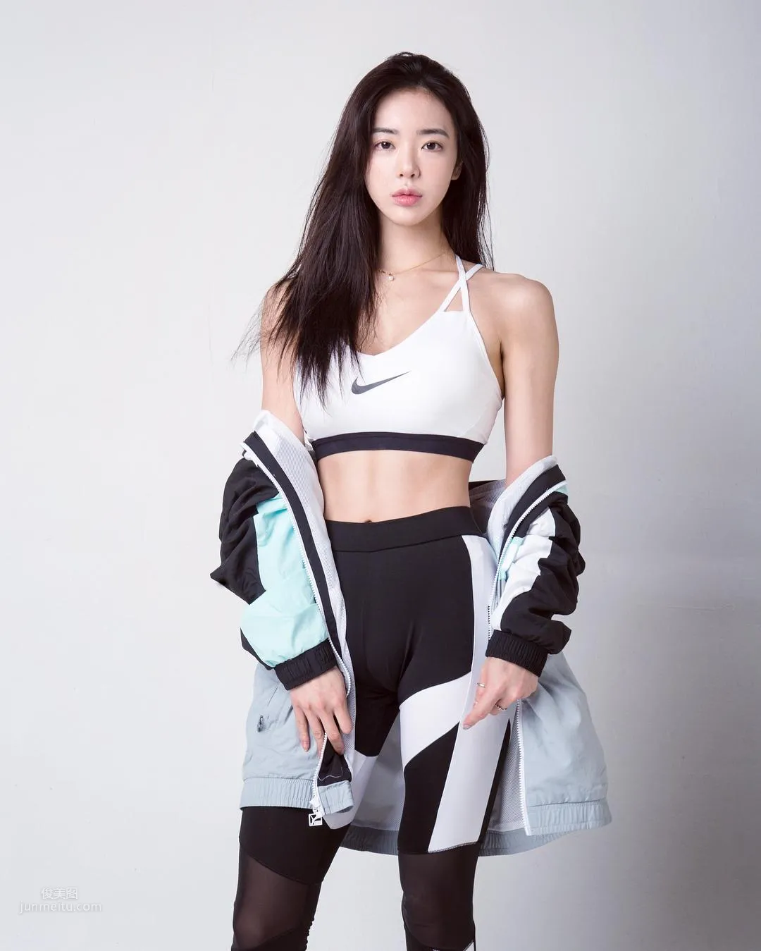 李妍和- 健美身材馬甲線 5