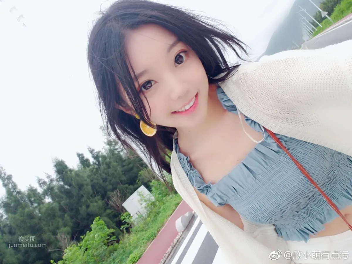 小清新女主播欣小萌「專跳二次元宅舞」取悅宅友 10
