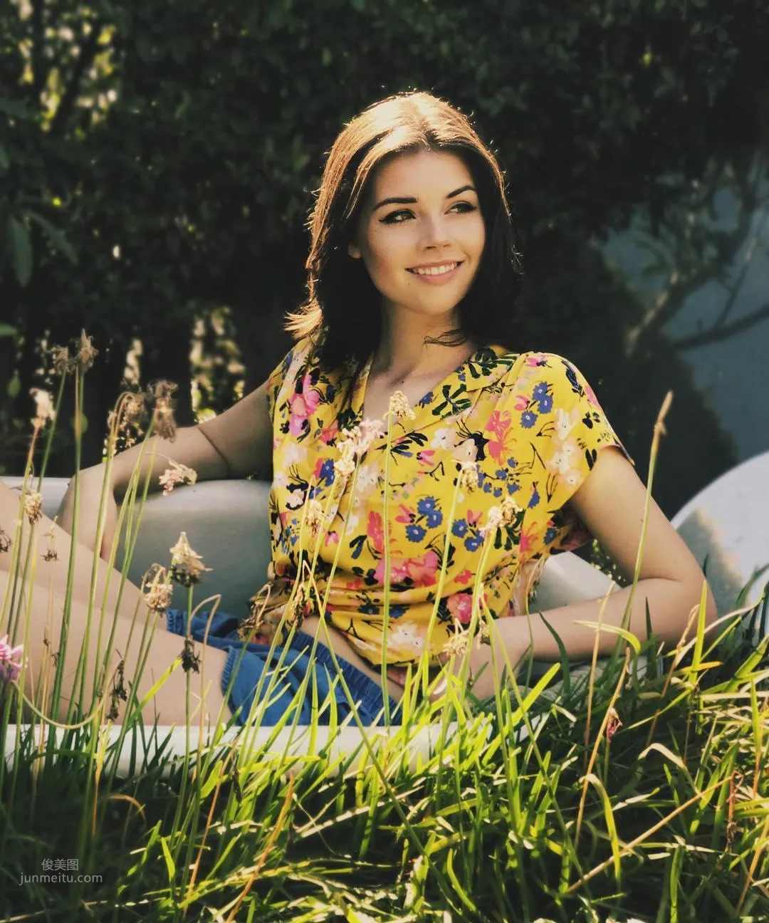 Elise Trouw- 全能型美女歌手也有顔值 11