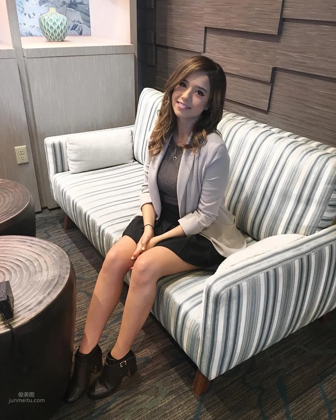 Pokimane- 北美LOL超人氣美女主播私房照 8
