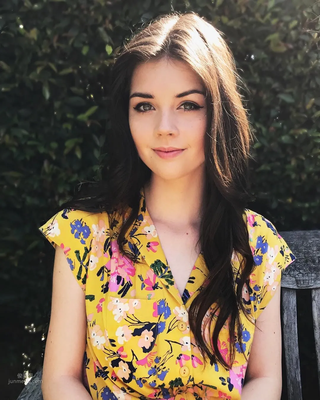Elise Trouw- 全能型美女歌手也有顔值 12