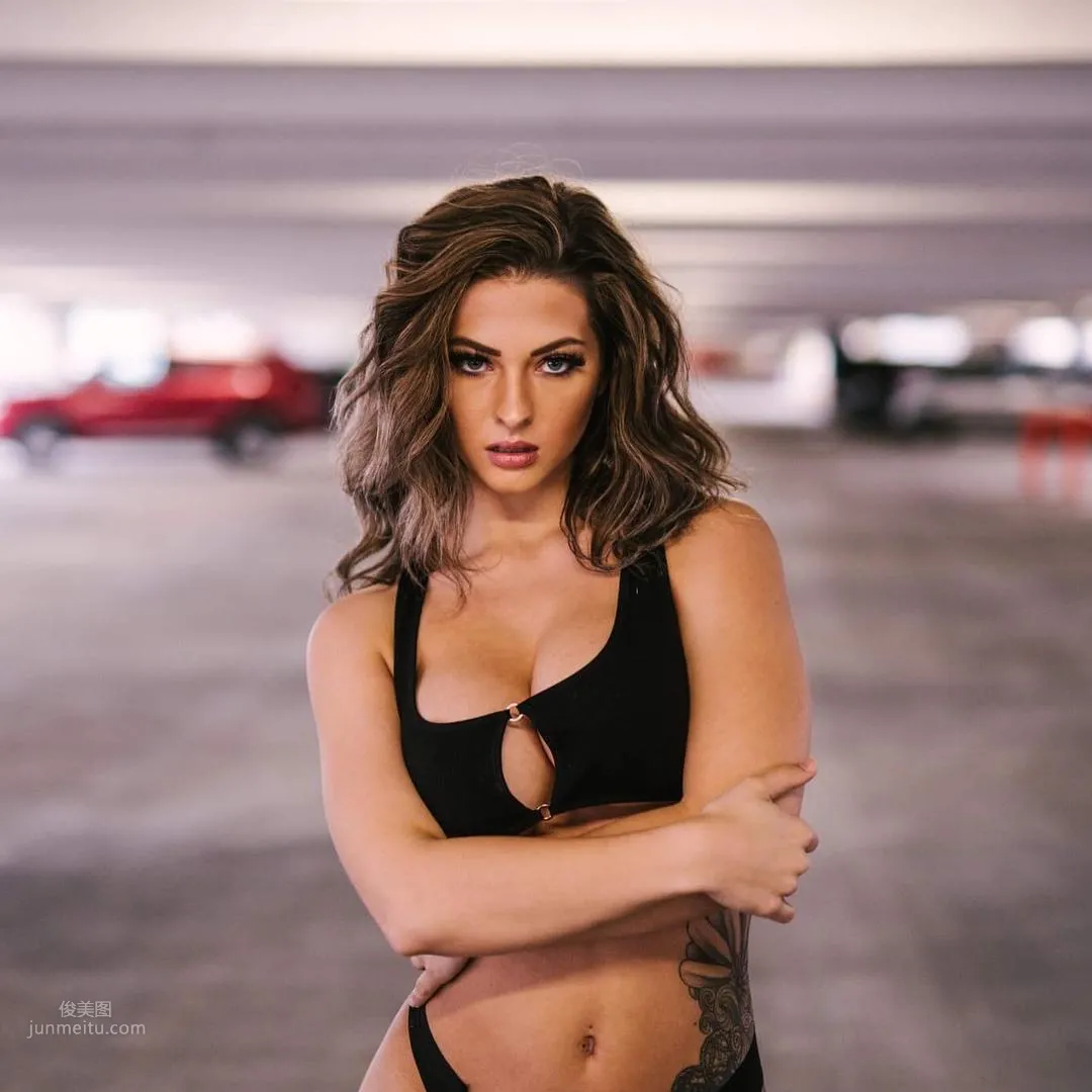 Ashley Resch- 登上杂志75次的肉感Model_26
