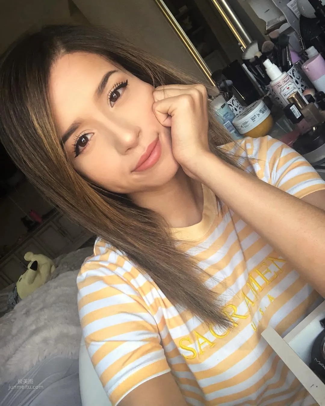 Pokimane- 北美LOL超人氣美女主播私房照 23