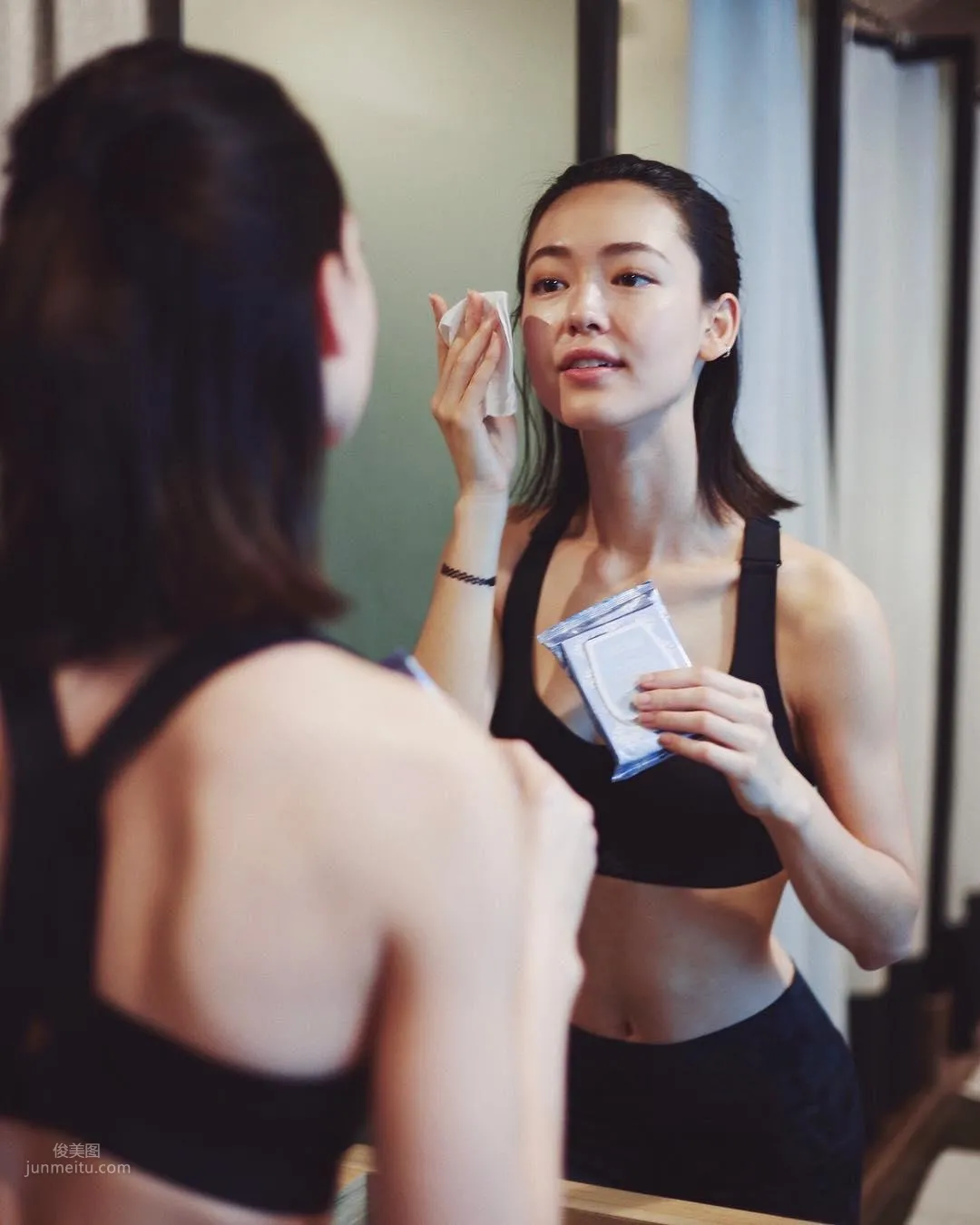 智欣(Fiona Fussi)- Chanel的御用红人素颜美照_29