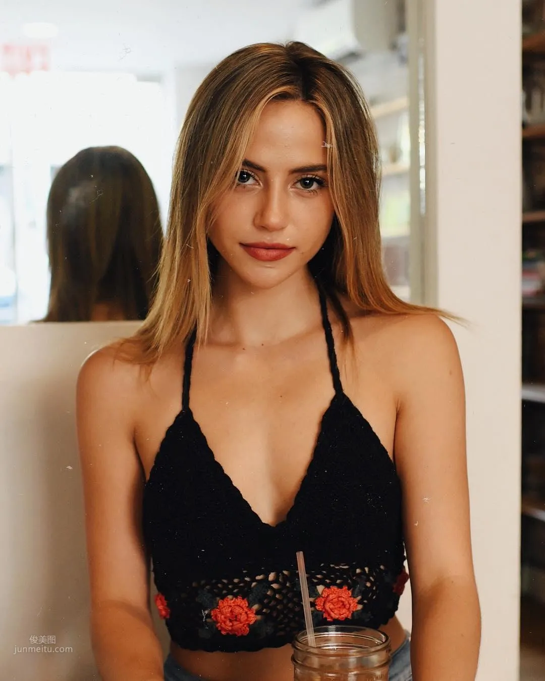 Charlotte McKee- 女友系正妹撩動心弦 24