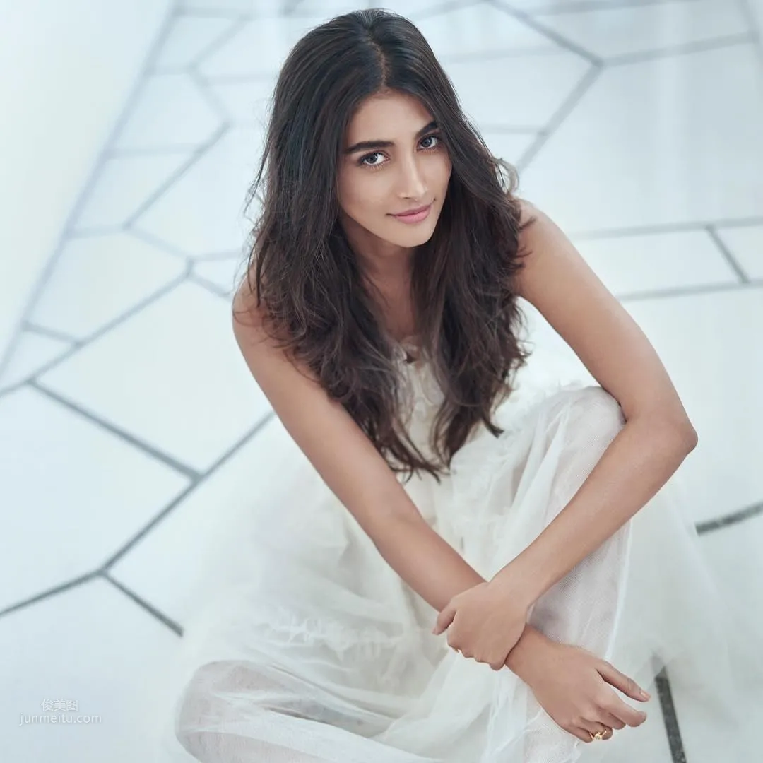 Pooja Hegde- 印度美人顔值氣質好 11