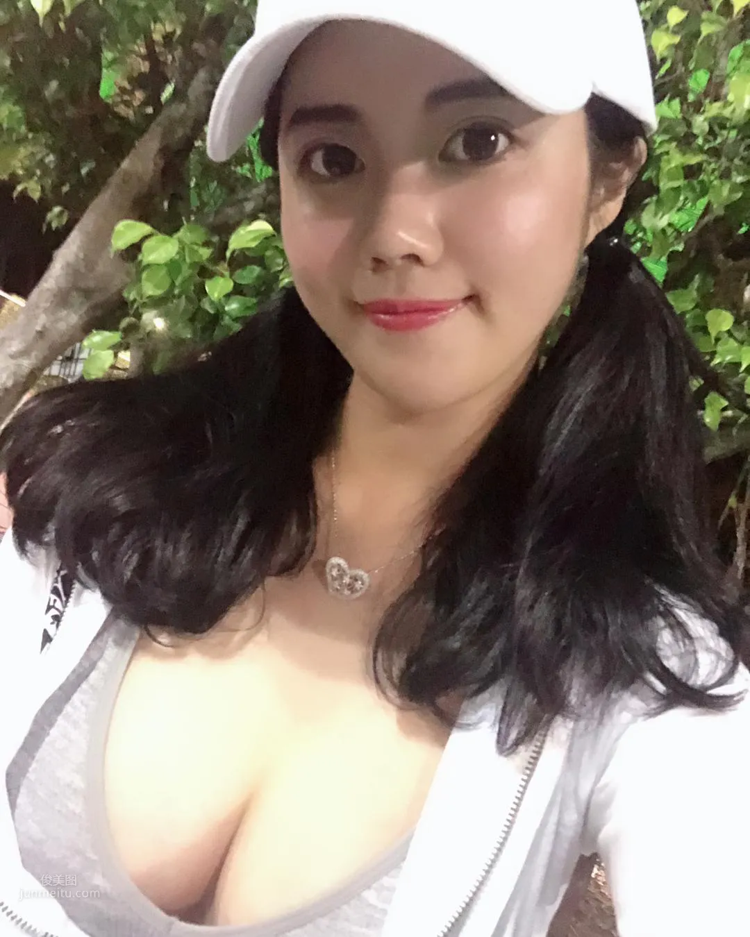 鹿芷绮- 愛喝牛奶的妹子自帶豐沛乳量 4