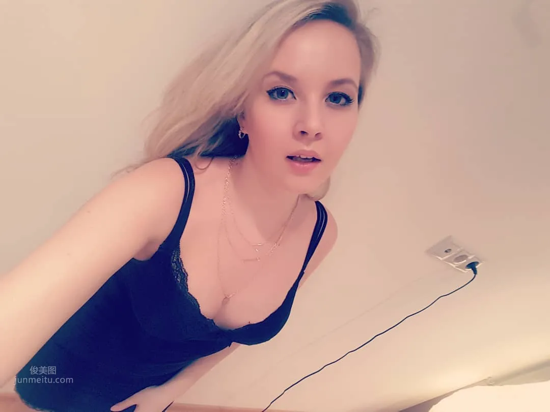 Valeriya Asmr- 喜歡玩牛奶的小姐姐 8