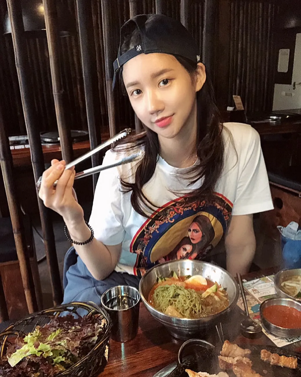 漂亮的韓國姐姐2km2km，她請吃飯你會拒絕麼? 50