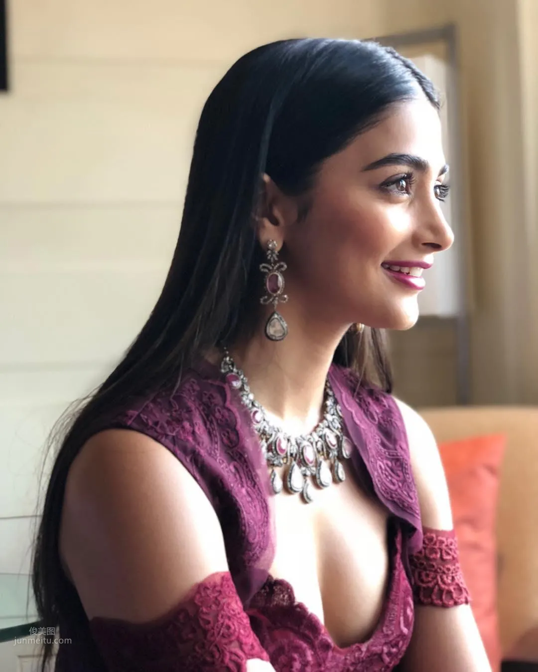 Pooja Hegde- 印度美人顔值氣質好 2