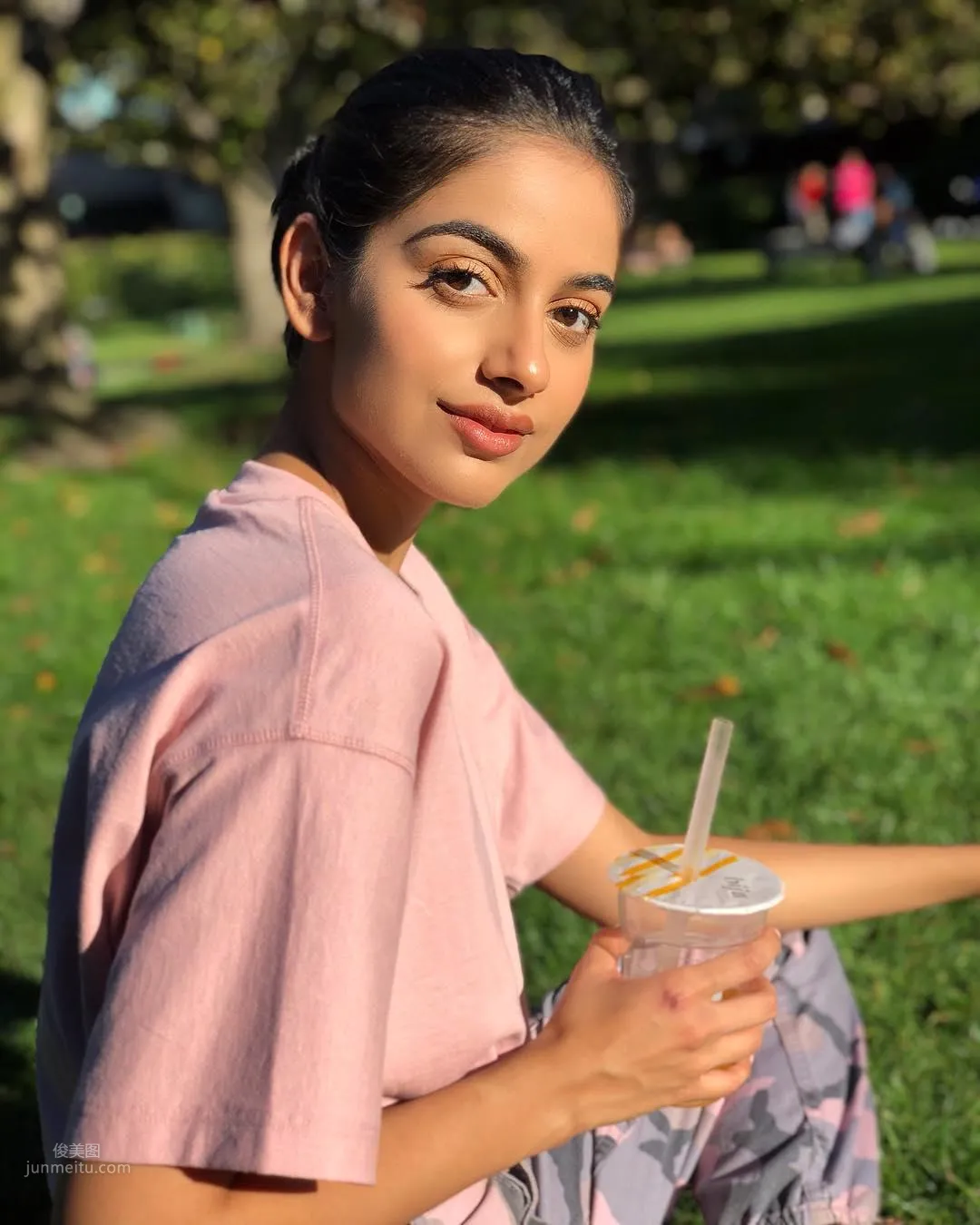 Banita Sandhu- 印裔英國美女私房照 12