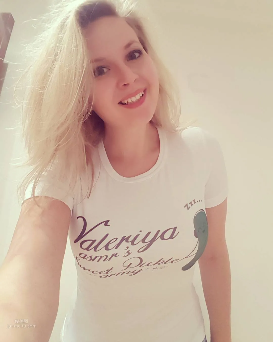Valeriya Asmr- 喜歡玩牛奶的小姐姐 4
