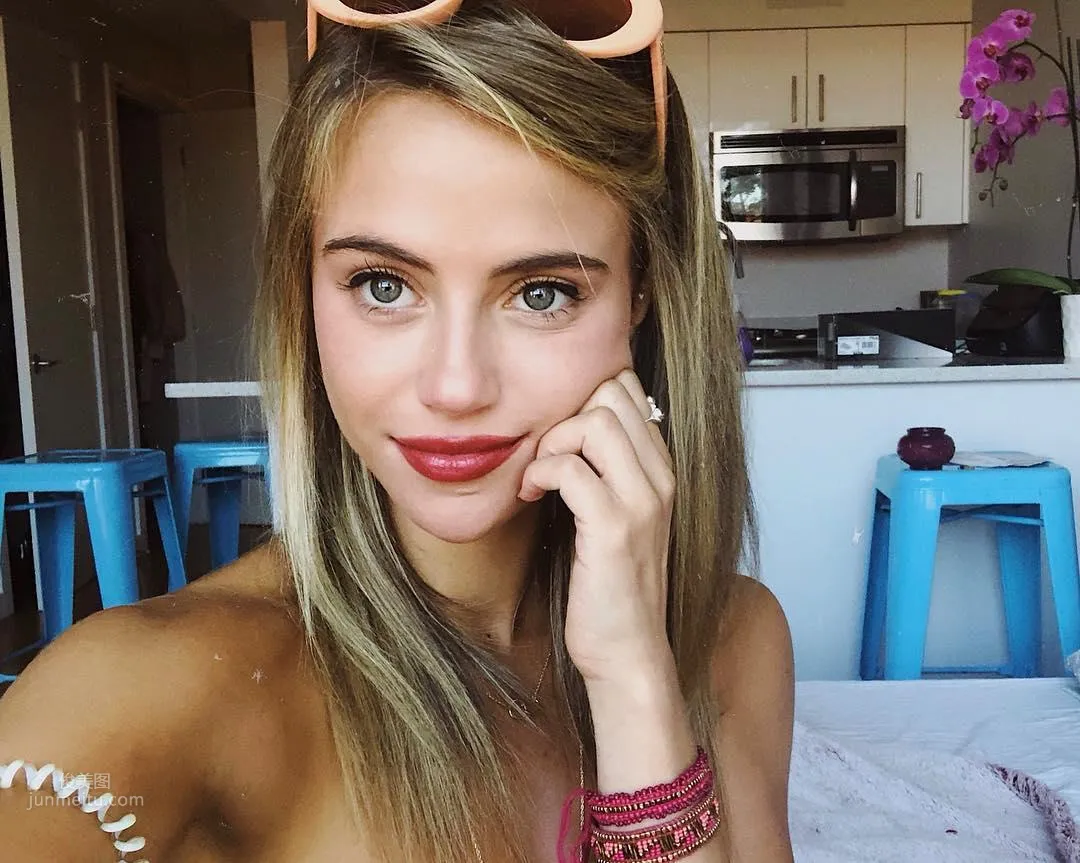 Charlotte McKee- 女友系正妹撩動心弦 30