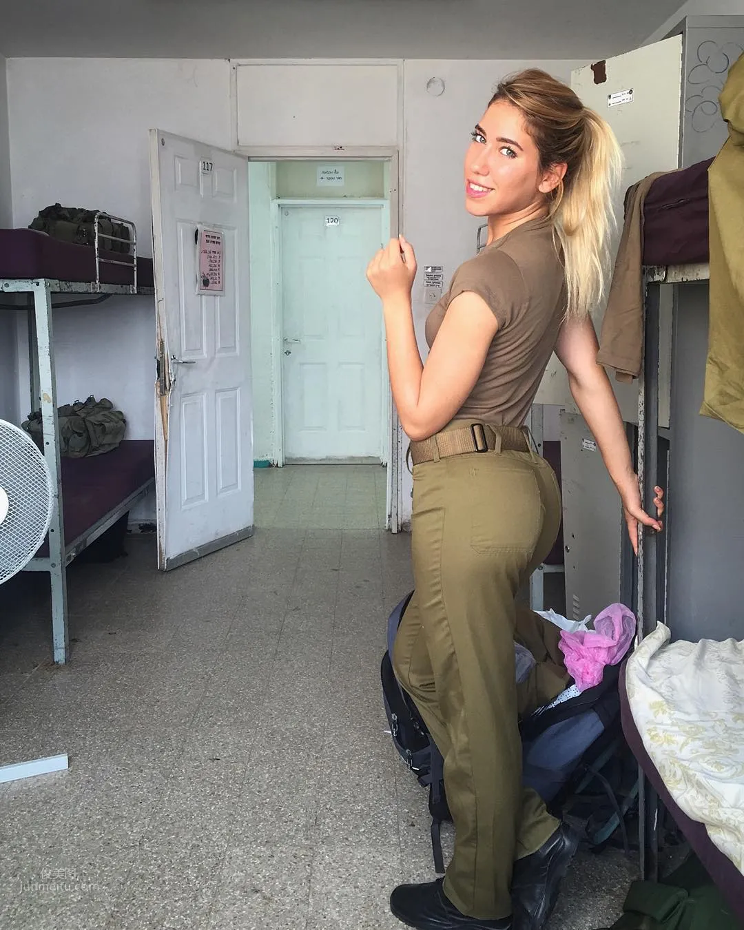 Maayan Peri- 「运动正妹」练出浑圆翘蜜臀_1