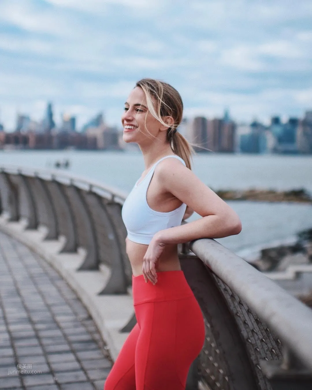 Charlotte McKee- 女友系正妹撩動心弦 3