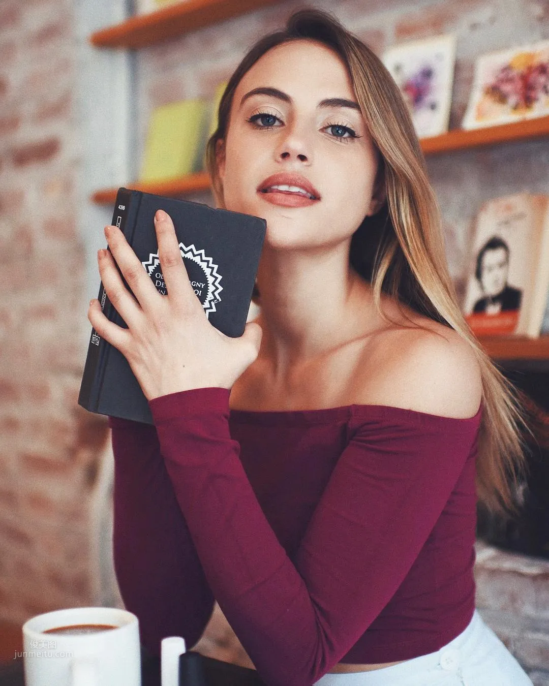 Charlotte McKee- 女友系正妹撩動心弦 6