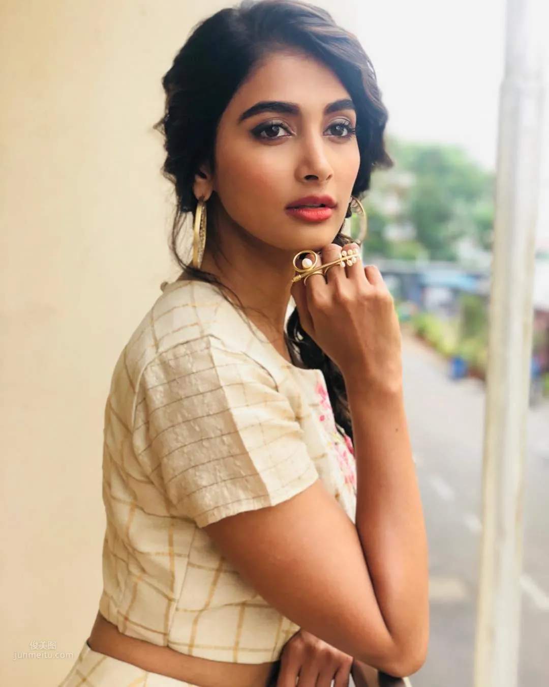Pooja Hegde- 印度美人顔值氣質好 13