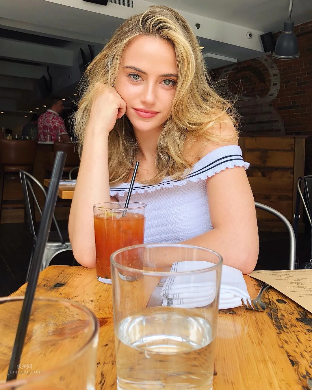 Charlotte McKee- 女友系正妹撩動心弦 8