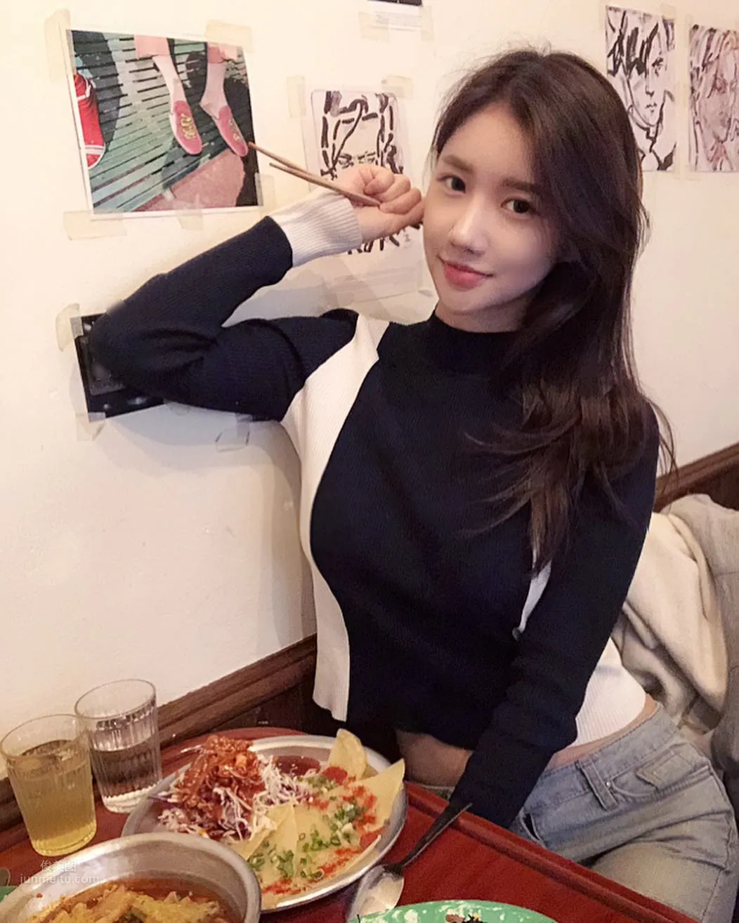 漂亮的韓國姐姐2km2km，她請吃飯你會拒絕麼? 44