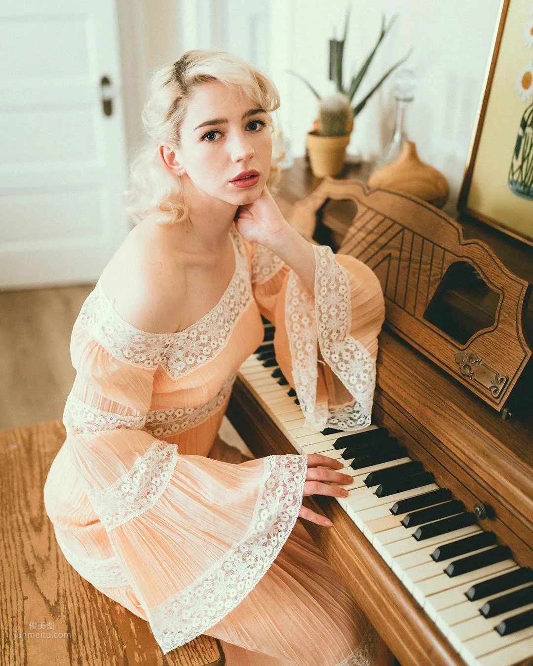 Haley Warr-天使正妹「魔性太強」不小心就上瘾了 33