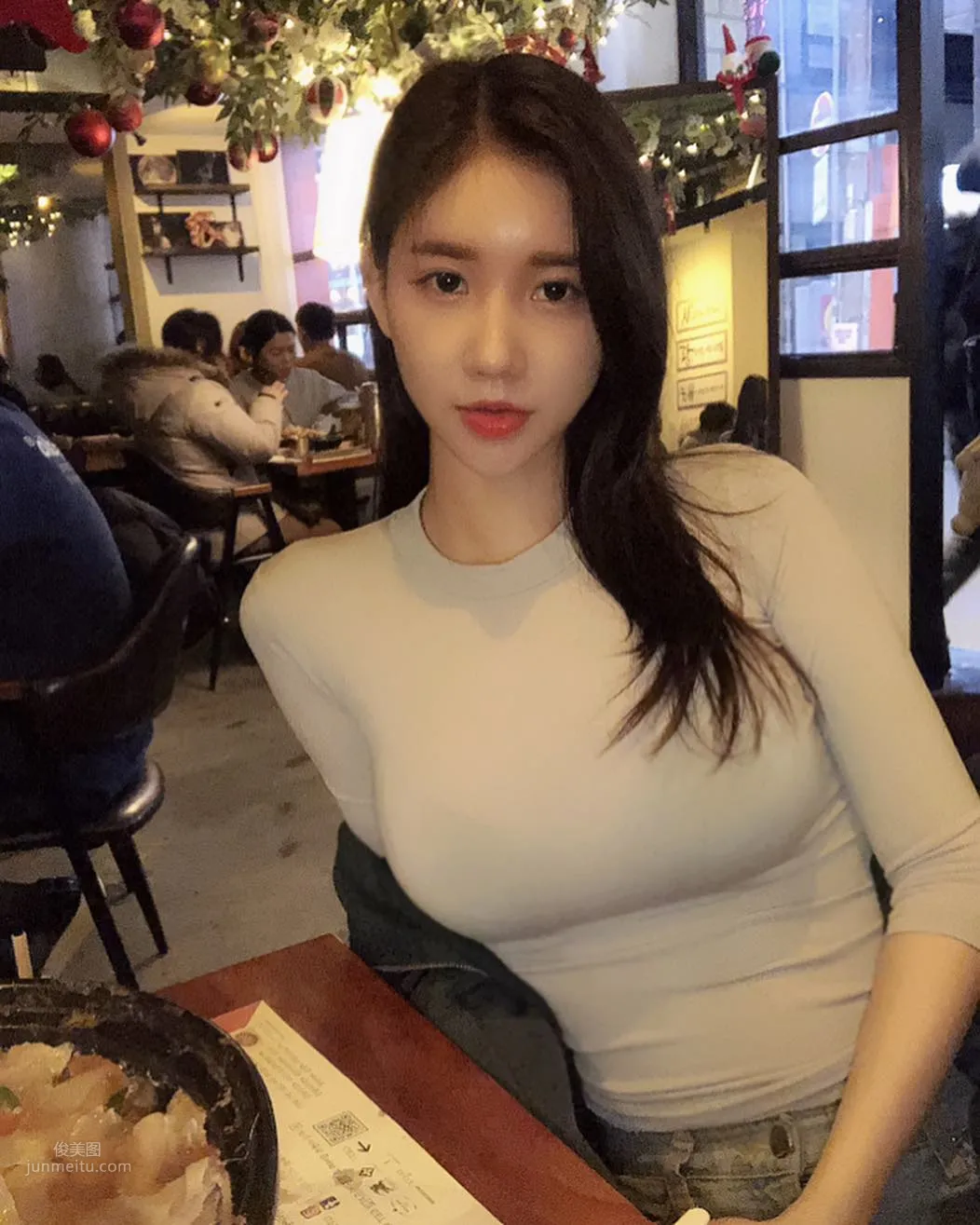 漂亮的韓國姐姐2km2km，她請吃飯你會拒絕麼? 41