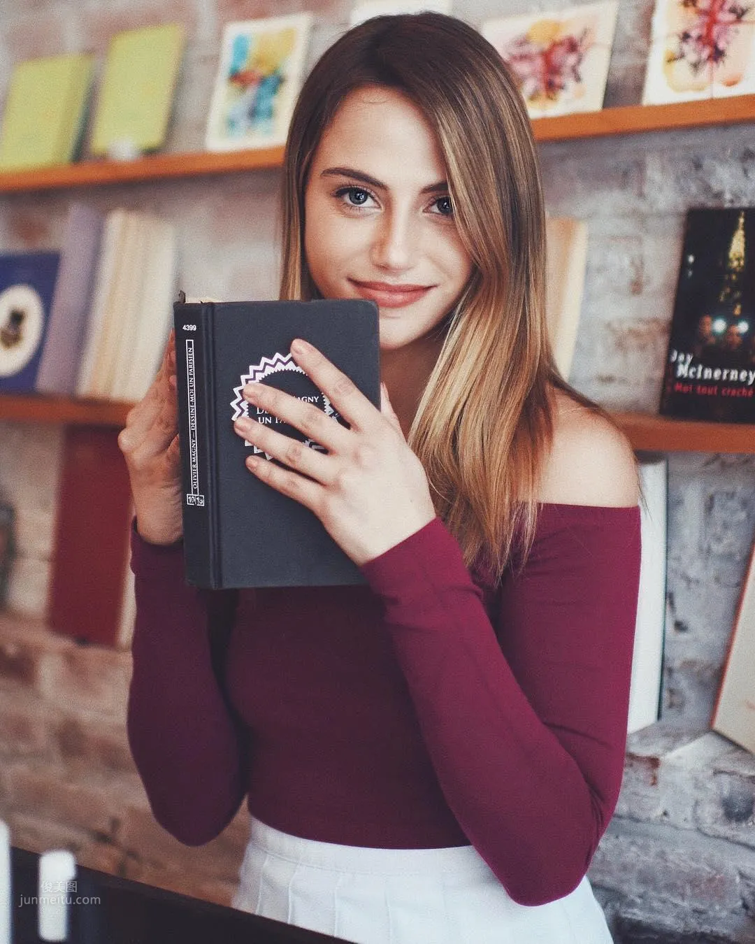 Charlotte McKee- 女友系正妹撩動心弦 25