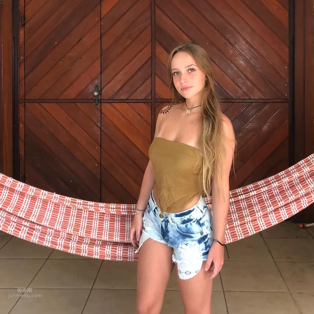 18歲巴西妹子Raphaella Bonaldi Sobral美照 38