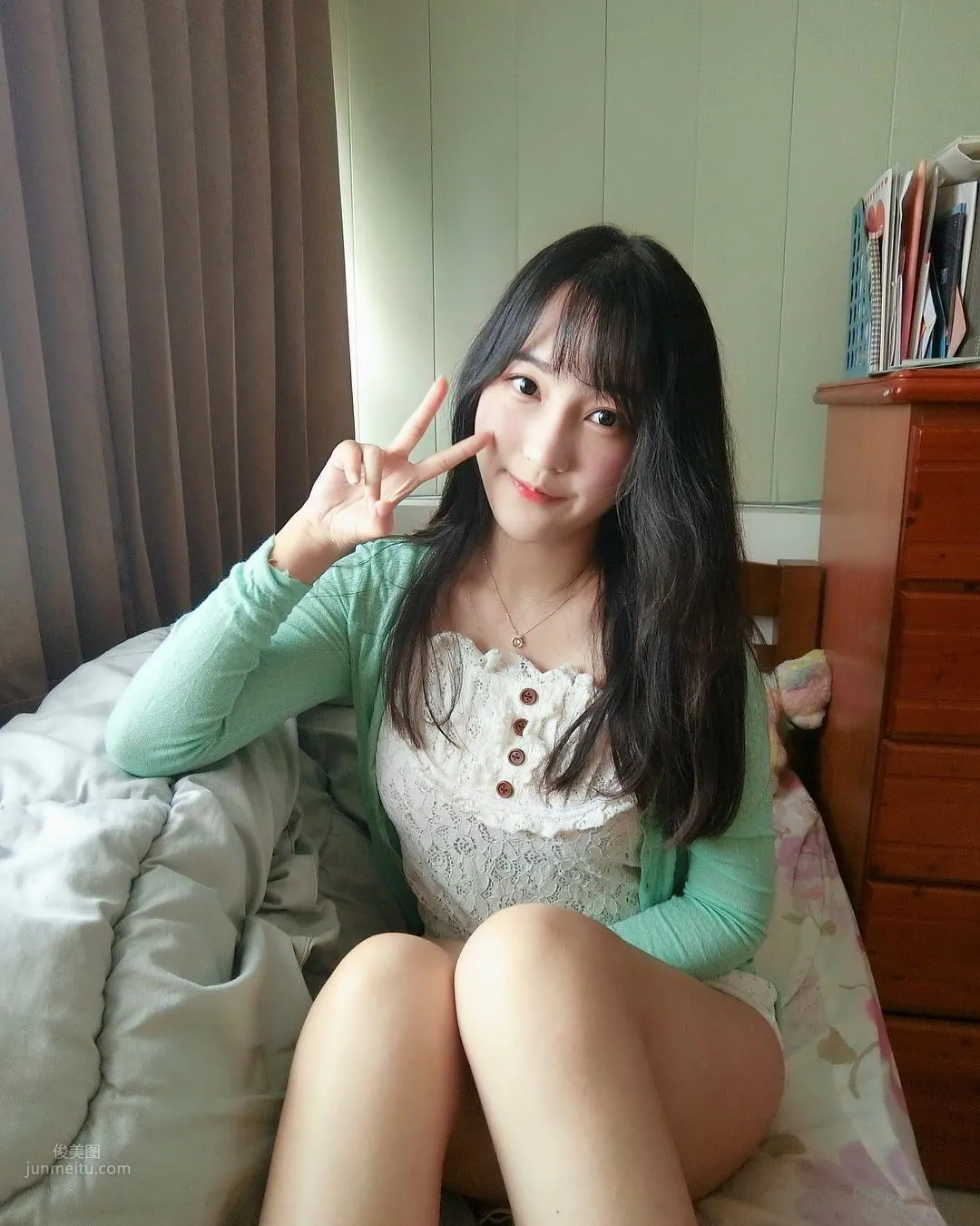 鄰家女孩依梨 不小心曝光神秘地帶 17