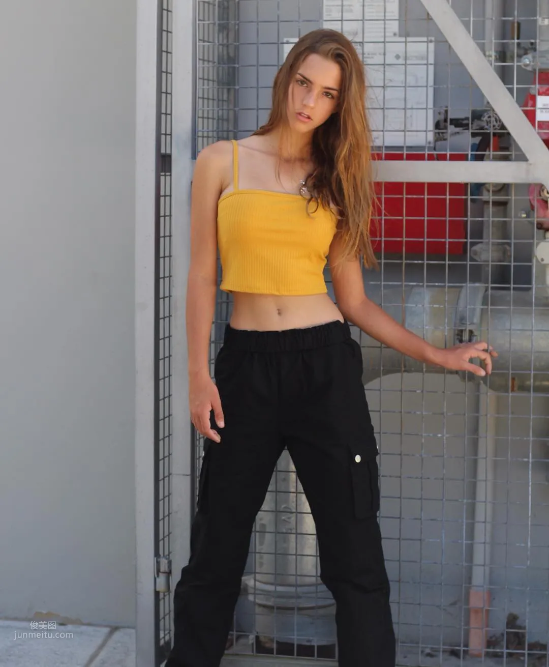 Emily Feld- 鄰家系女孩「清純x性感」大爆發 16