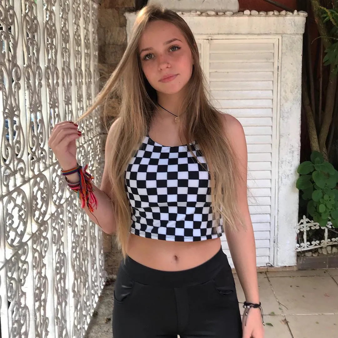 18歲巴西妹子Raphaella Bonaldi Sobral美照 27