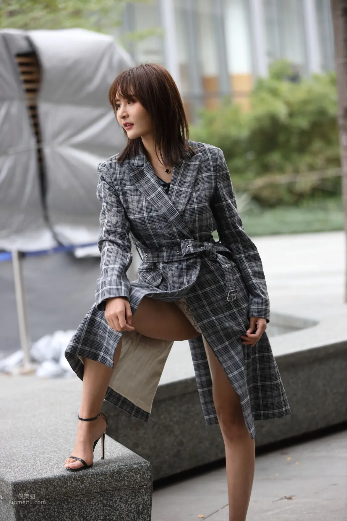 SOLO尹菲- 热裤高跟美女街拍原图_196