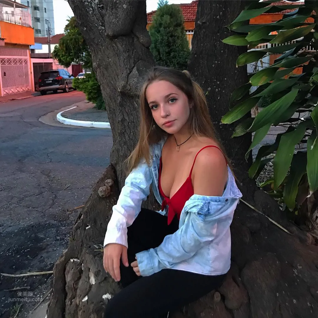 18歲巴西妹子Raphaella Bonaldi Sobral美照 40